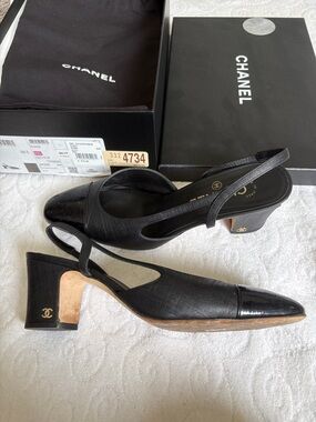 CHANEL Black Slingback Mid-Heel Pumps with Patent Cap Toe